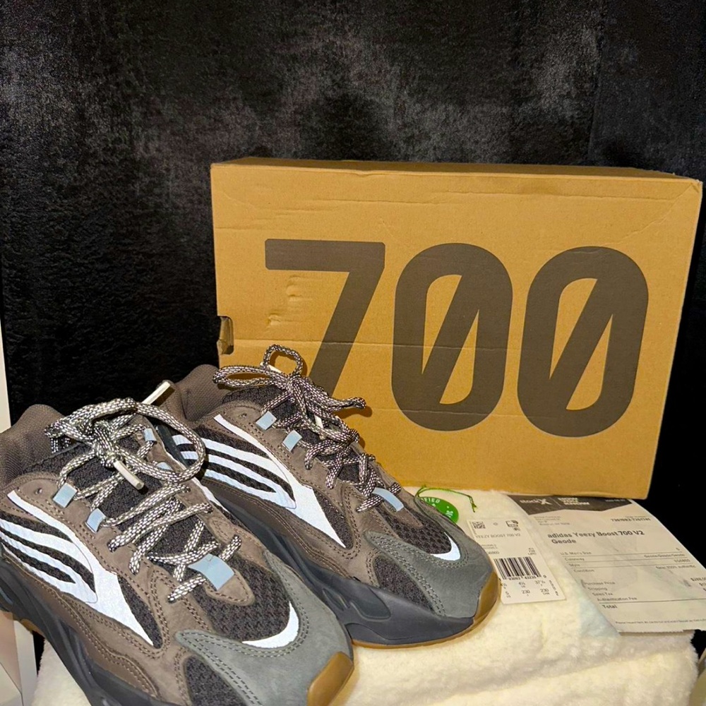 Adidas Yeezy Boost 700 V2 Geode